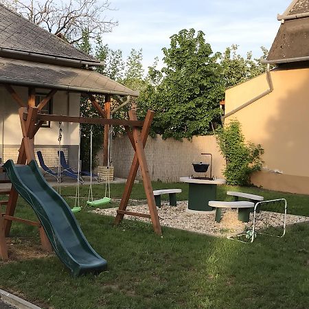 Tisza-Kert Apartmanok Tiszafured Exterior photo